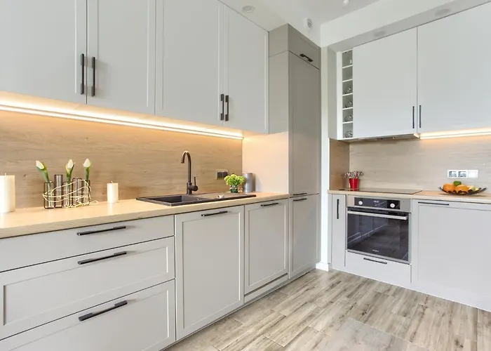 Hotel Superapart Komputerowa 8 *