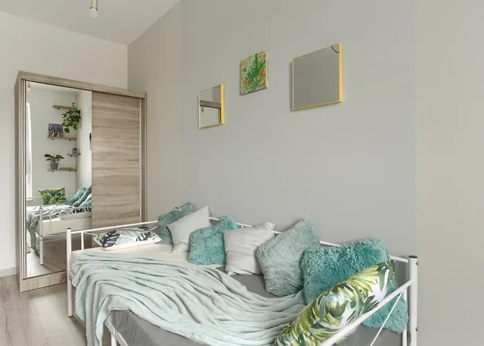 Hotel Superapart Komputerowa 8 *