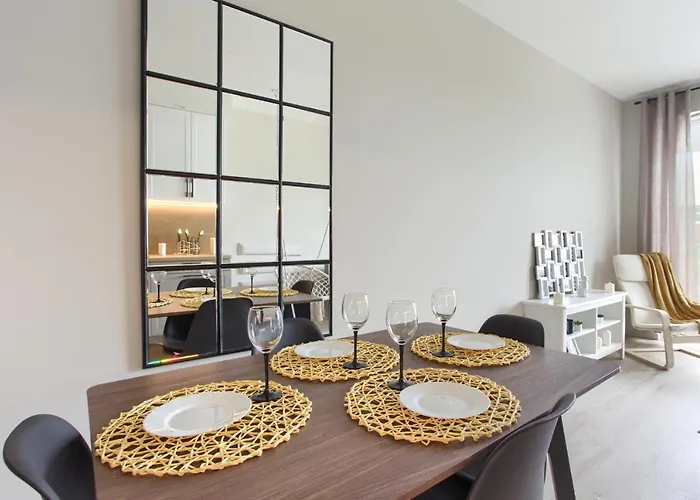 Superapart Komputerowa 8 * Warschau